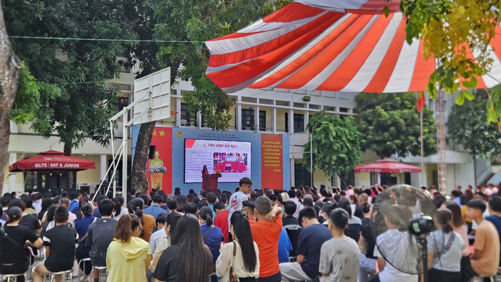 🎓 MỞ CÁNH CỬA THANH XUÂN CÙNG TÂN HỌC SINH KHỐI 10 KHƯƠNG HẠ